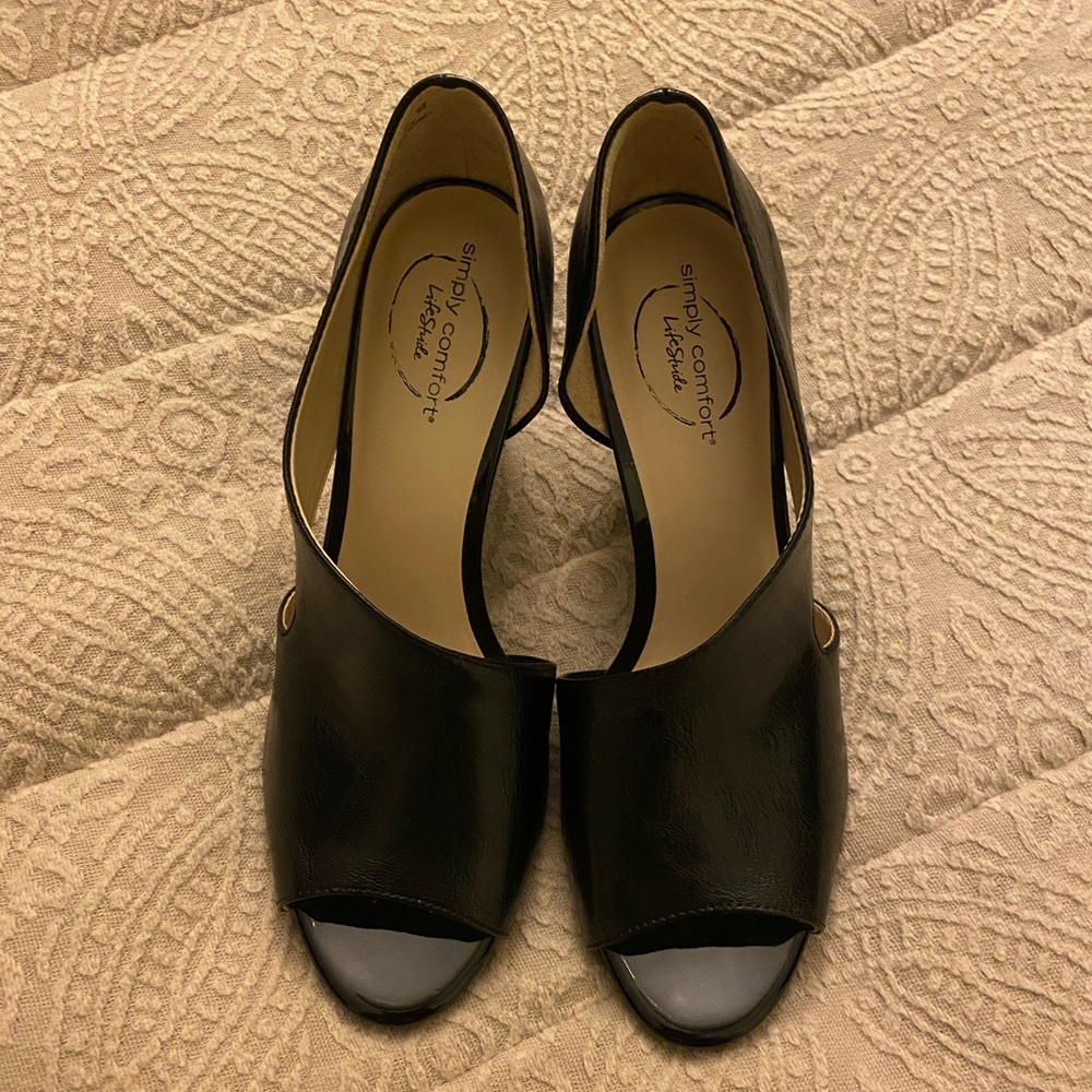 Life Stride Black Peep Toe Heels